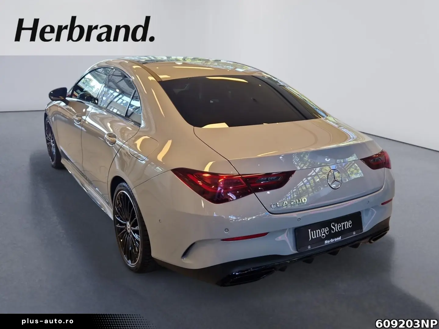 MERCEDES-BENZ CLA 200 AMG