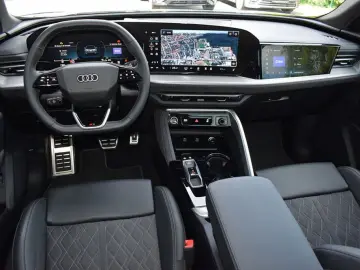 AUDI Q5 TDI qu S-tr.  S-line Matrix Pano AHK 360 ACC