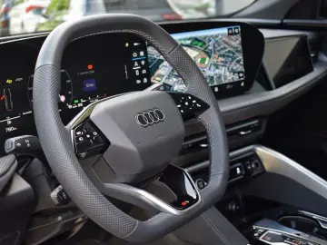 AUDI Q5 TDI qu S-tr.  S-line Matrix Pano AHK 360 ACC