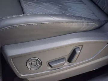 AUDI Q5 TDI qu S-tr.  S-line Matrix Pano AHK 360 ACC