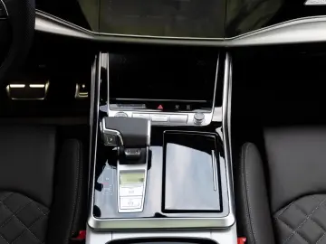 AUDI Q7 50 TDI SLINE.MATRIX.LUFTFE.PANO.360 .HUD.AHK