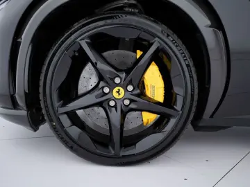 ANDERE Ferrari Purosangue 6.5 V12 F1 DCT 4WD