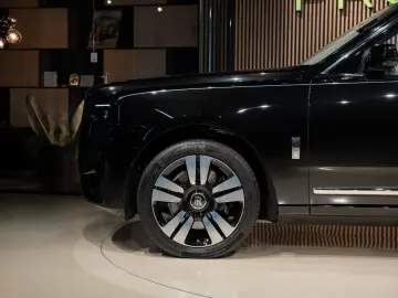 ROLLS ROYCE Cullinan EXTRA LEATHER 360 CAMERA STARLIGHT