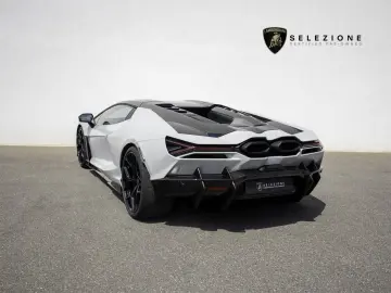 LAMBORGHINI Revuelto V12   MY25   CARBON   PASSENGER-DISPLAY