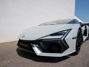 LAMBORGHINI Revuelto V12   MY25   CARBON   PASSENGER-DISPLAY