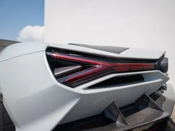 LAMBORGHINI Revuelto V12   MY25   CARBON   PASSENGER-DISPLAY