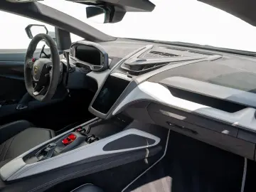 LAMBORGHINI Revuelto V12   MY25   CARBON   PASSENGER-DISPLAY