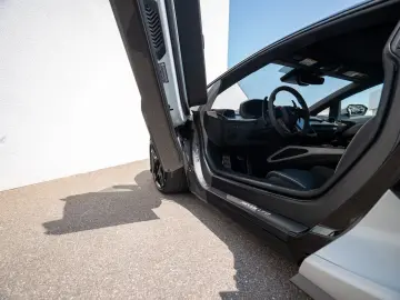 LAMBORGHINI Revuelto V12   MY25   CARBON   PASSENGER-DISPLAY