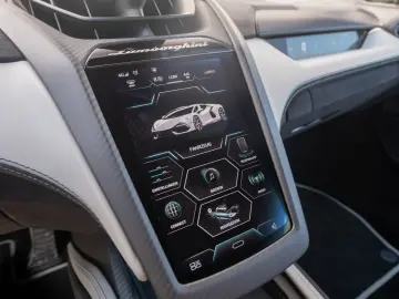 LAMBORGHINI Revuelto V12   MY25   CARBON   PASSENGER-DISPLAY