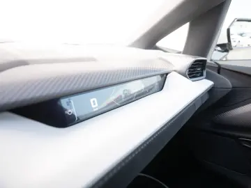 LAMBORGHINI Revuelto V12   MY25   CARBON   PASSENGER-DISPLAY