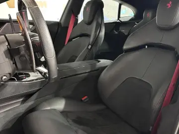 FERRARI Purosangue Carbon Pano Massage Lift