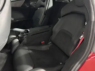 FERRARI Purosangue Carbon Pano Massage Lift