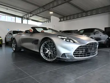 ASTON MARTIN Vanquish Volante Q Satin Full Carbon UP…