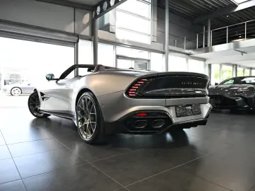 ASTON MARTIN Vanquish Volante Q Satin Full Carbon UP…