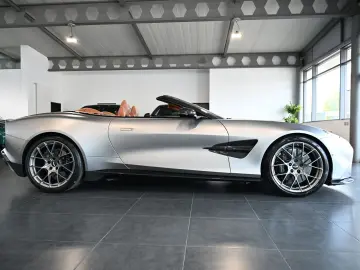 ASTON MARTIN Vanquish Volante Q Satin Full Carbon UP…
