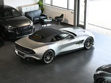 ASTON MARTIN Vanquish Volante Q Satin Full Carbon UP…