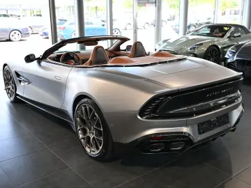 ASTON MARTIN Vanquish Volante Q Satin Full Carbon UP…