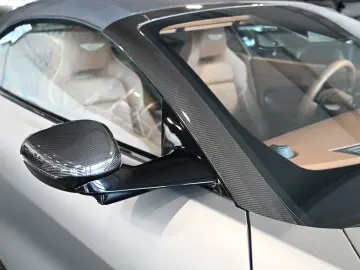 ASTON MARTIN Vanquish Volante Q Satin Full Carbon UP…