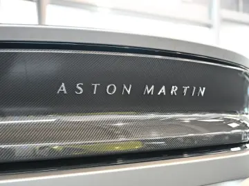 ASTON MARTIN Vanquish Volante Q Satin Full Carbon UP…