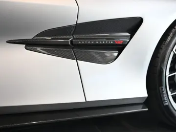 ASTON MARTIN Vanquish Volante Q Satin Full Carbon UP…