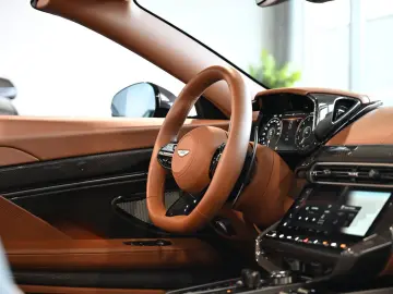 ASTON MARTIN Vanquish Volante Q Satin Full Carbon UP…