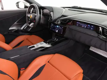 FERRARI 12 Cilindri Carbon   Pano