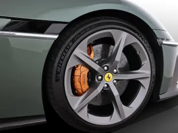 FERRARI 12 Cilindri Carbon   Pano