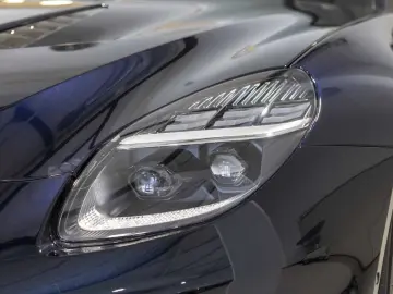 ASTON MARTIN V12 Vanquish -Ultramarine Black-