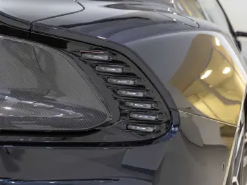 ASTON MARTIN V12 Vanquish -Ultramarine Black-