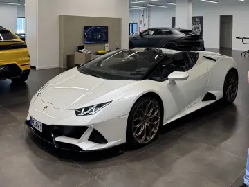 LAMBORGHINI EVO Spyder  LP640 AdPersonam Carbon Racing Seats