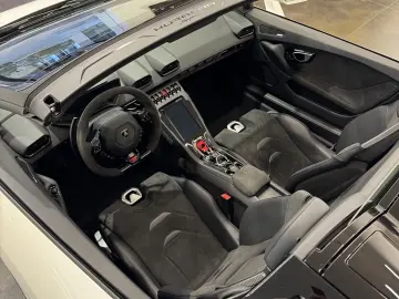 LAMBORGHINI EVO Spyder  LP640 AdPersonam Carbon Racing Seats