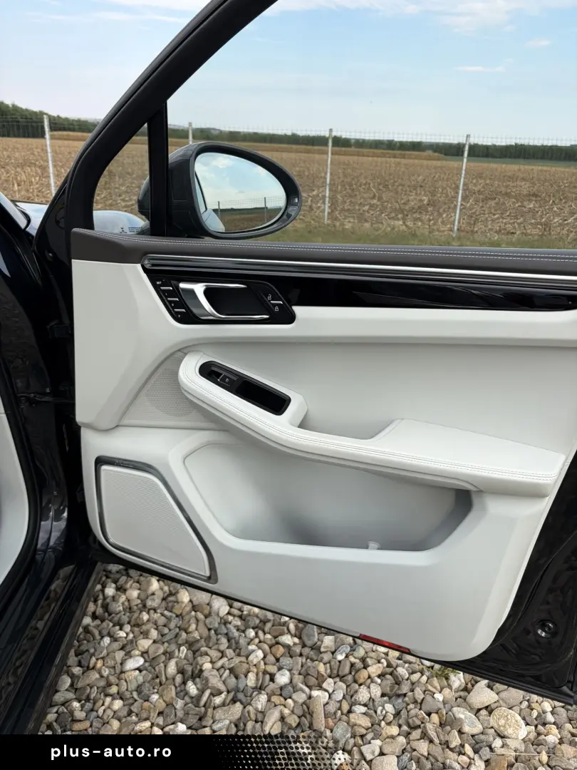Porsche Macan S