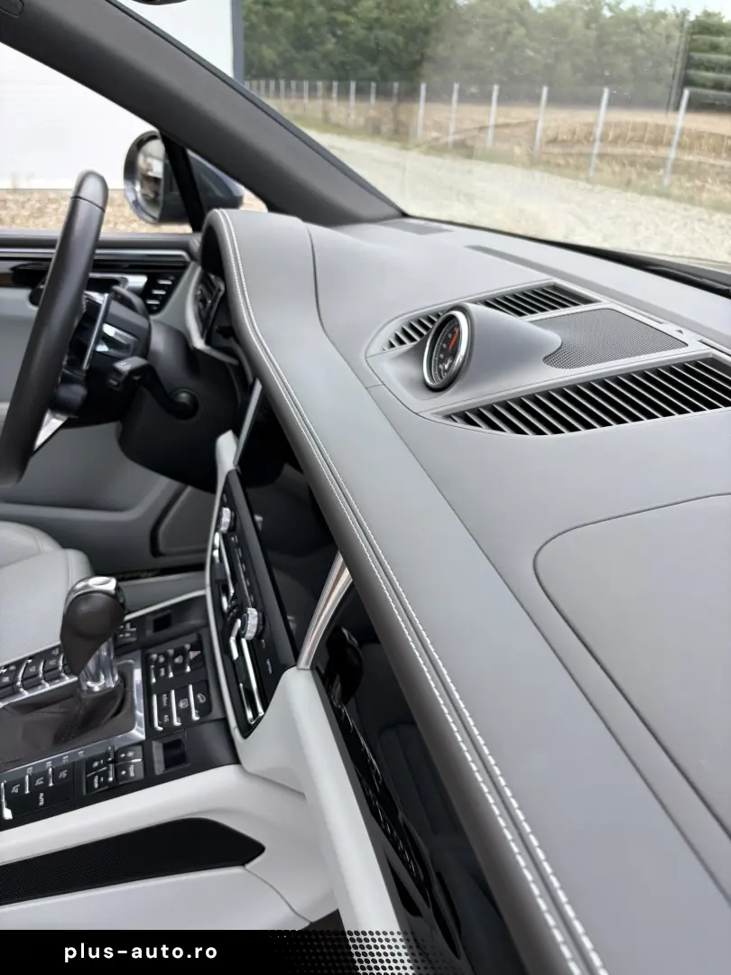 Porsche Macan S