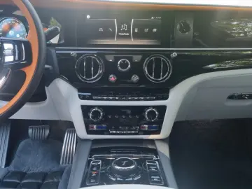 ROLLS ROYCE Ghost -