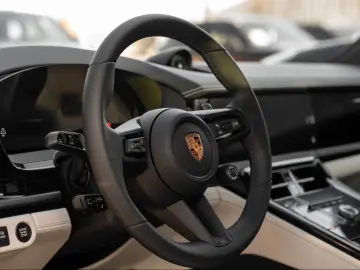 Porsche Panamera 4 E-Hybrid HA-Steering InnoDrive BOSE