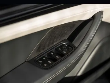 Porsche Panamera 4 E-Hybrid HA-Steering InnoDrive BOSE