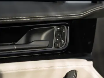 Porsche Panamera 4 E-Hybrid HA-Steering InnoDrive BOSE