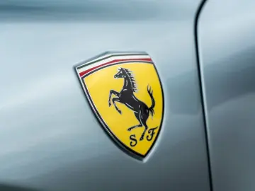 FERRARI 296 GTS