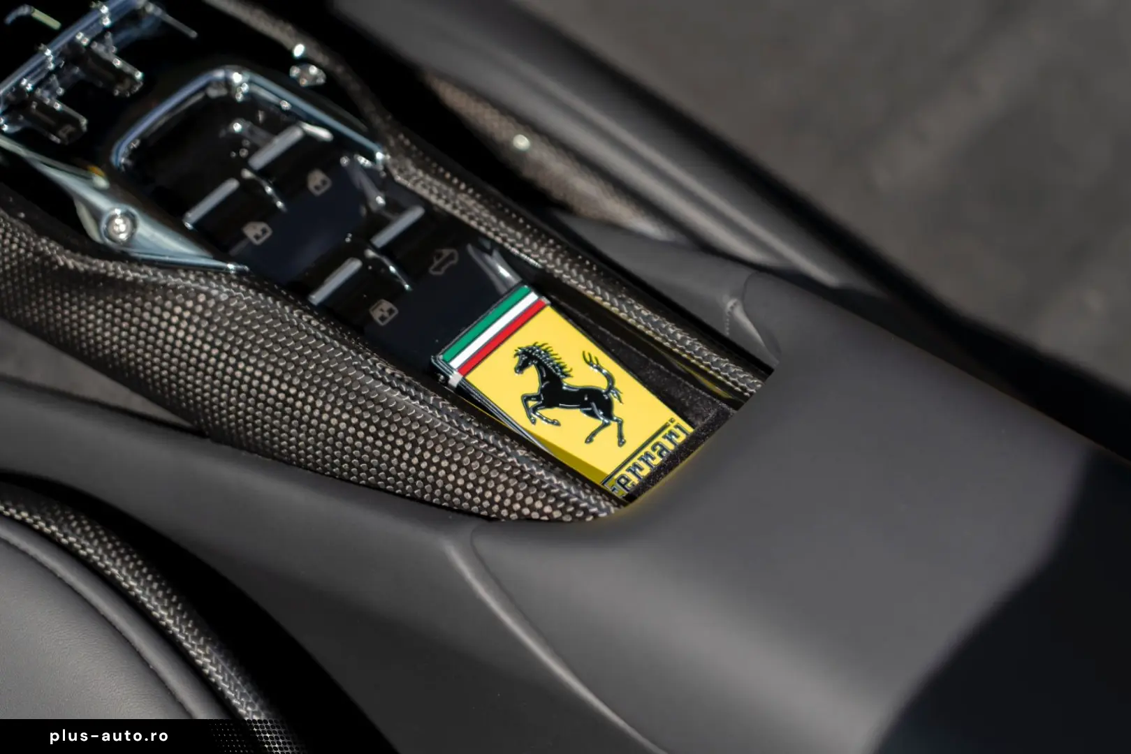 FERRARI 296 GTS
