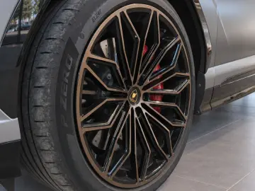 LAMBORGHINI SE PPF   B&O   Massage   Night Vision MWST