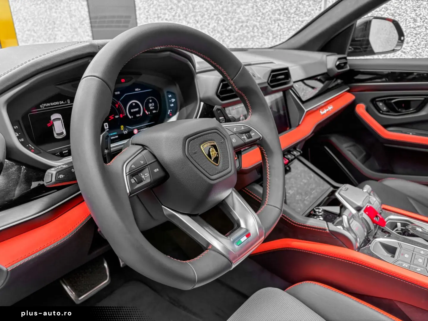 LAMBORGHINI Urus URUS SE SOFORT FULL
