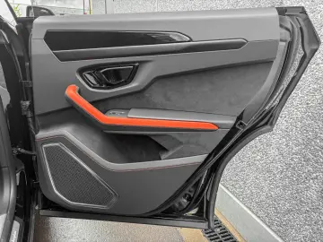 LAMBORGHINI Urus URUS SE SOFORT FULL