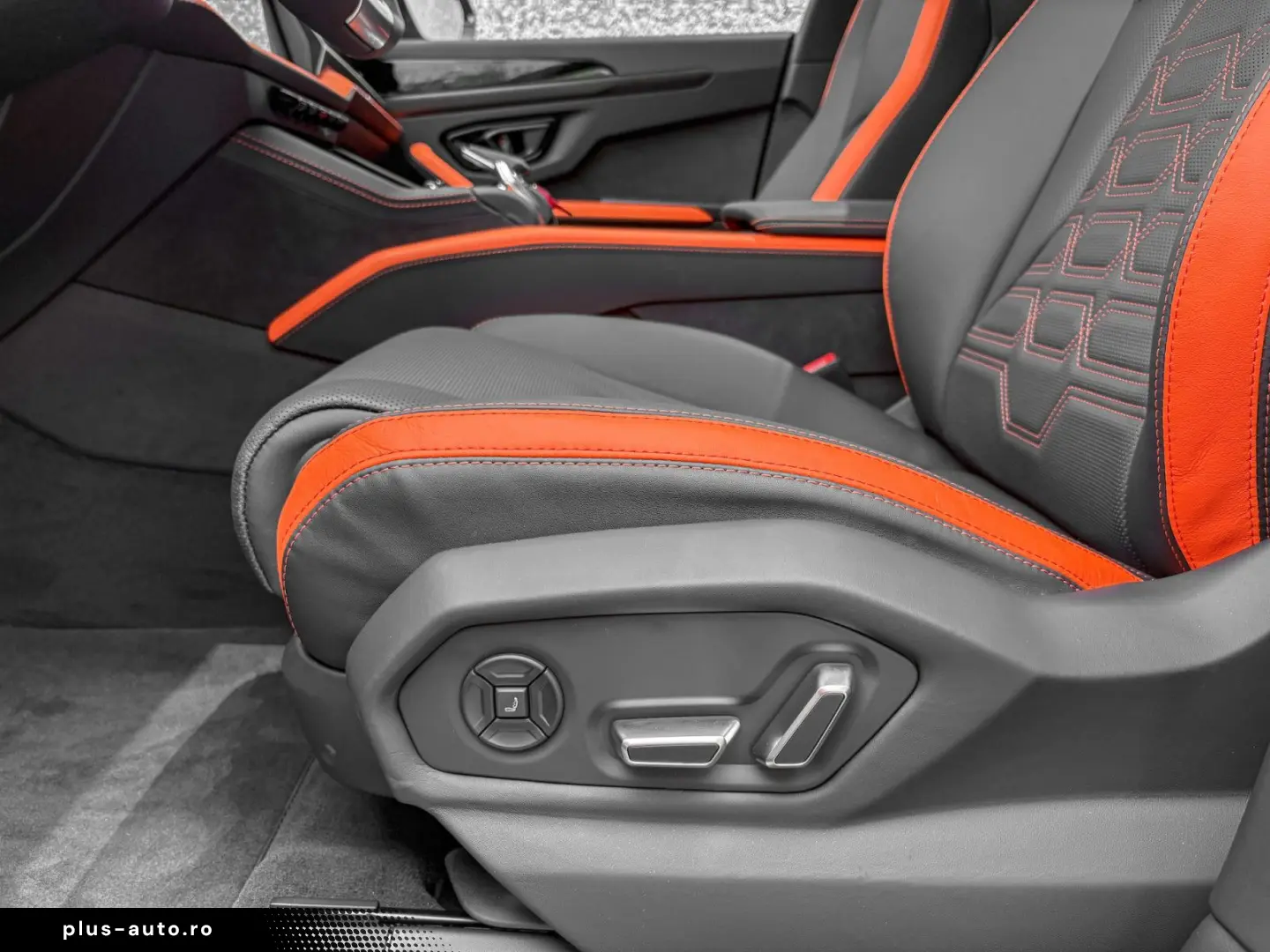 LAMBORGHINI Urus URUS SE SOFORT FULL