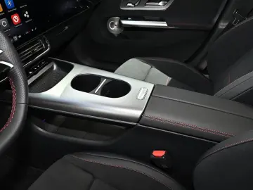 Mercedes-Benz CLA 220 AMG Line NIGHT PANO LED KEYLESS