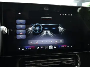 Mercedes-Benz CLA 220 AMG Line NIGHT PANO LED KEYLESS