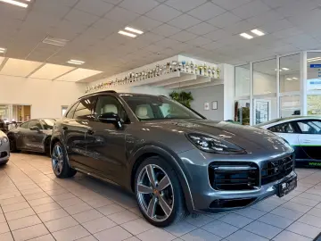 PORSCHE Cayenne E-Hybrid SportDesign Panorama AHK HUD