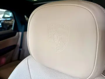 PORSCHE Cayenne E-Hybrid SportDesign Panorama AHK HUD