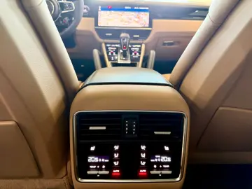PORSCHE Cayenne E-Hybrid SportDesign Panorama AHK HUD