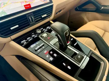 PORSCHE Cayenne E-Hybrid SportDesign Panorama AHK HUD