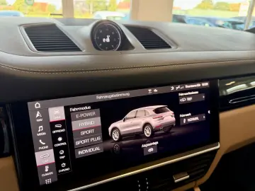 PORSCHE Cayenne E-Hybrid SportDesign Panorama AHK HUD